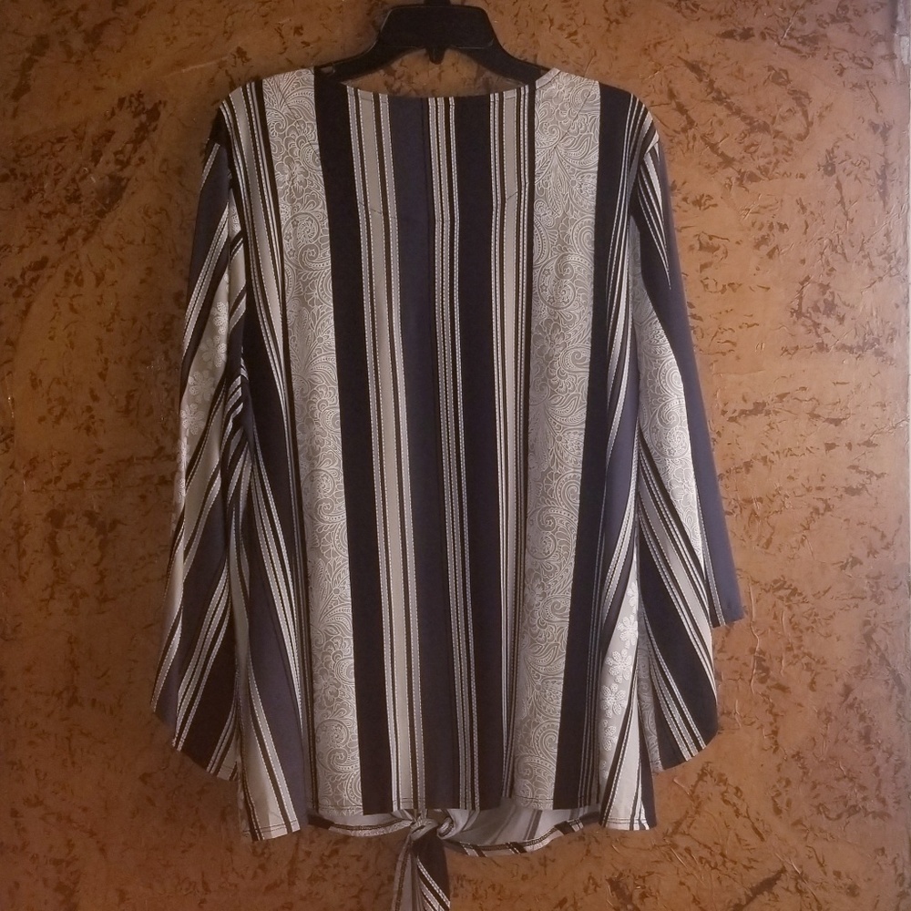 Ladies blouse - Picture 5 of 8